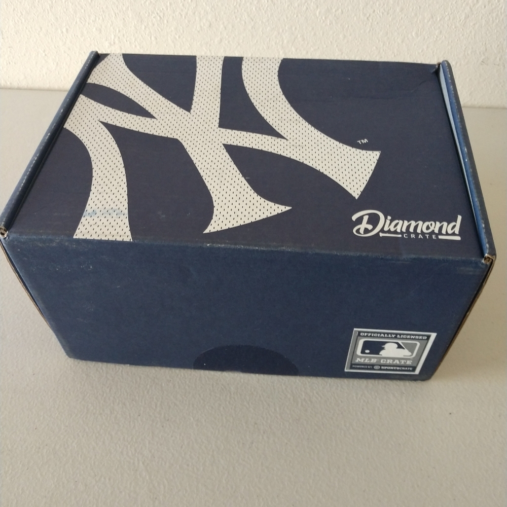 Yankee Paraphernalia - Picture 2 of 7